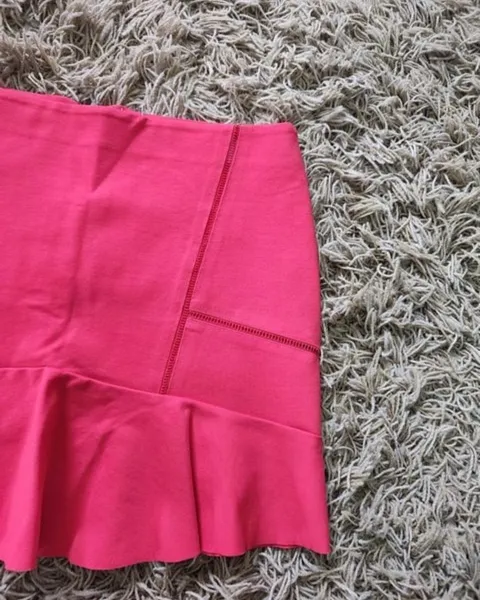 saia le lis blanc na cor rosa