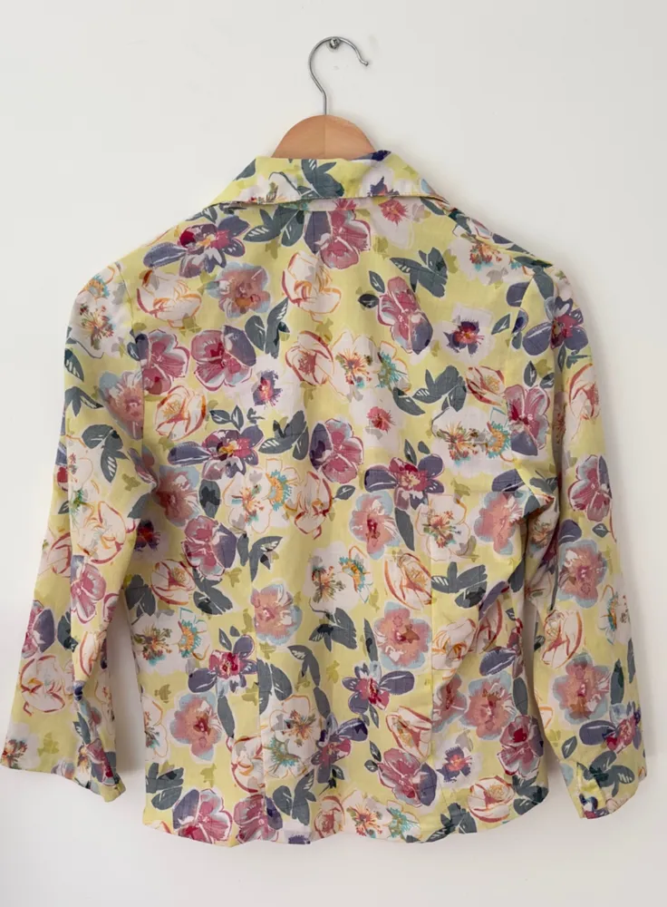 camisa feminina delicada floral amarela m