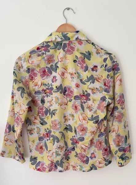 camisa feminina delicada floral amarela m