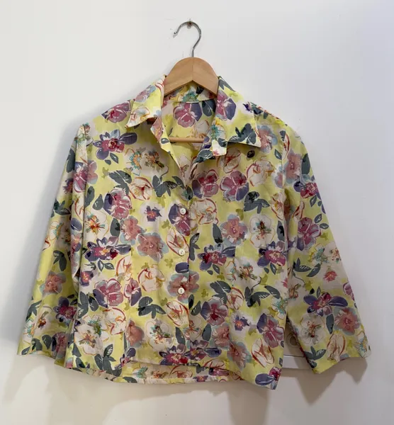 camisa feminina delicada floral amarela m