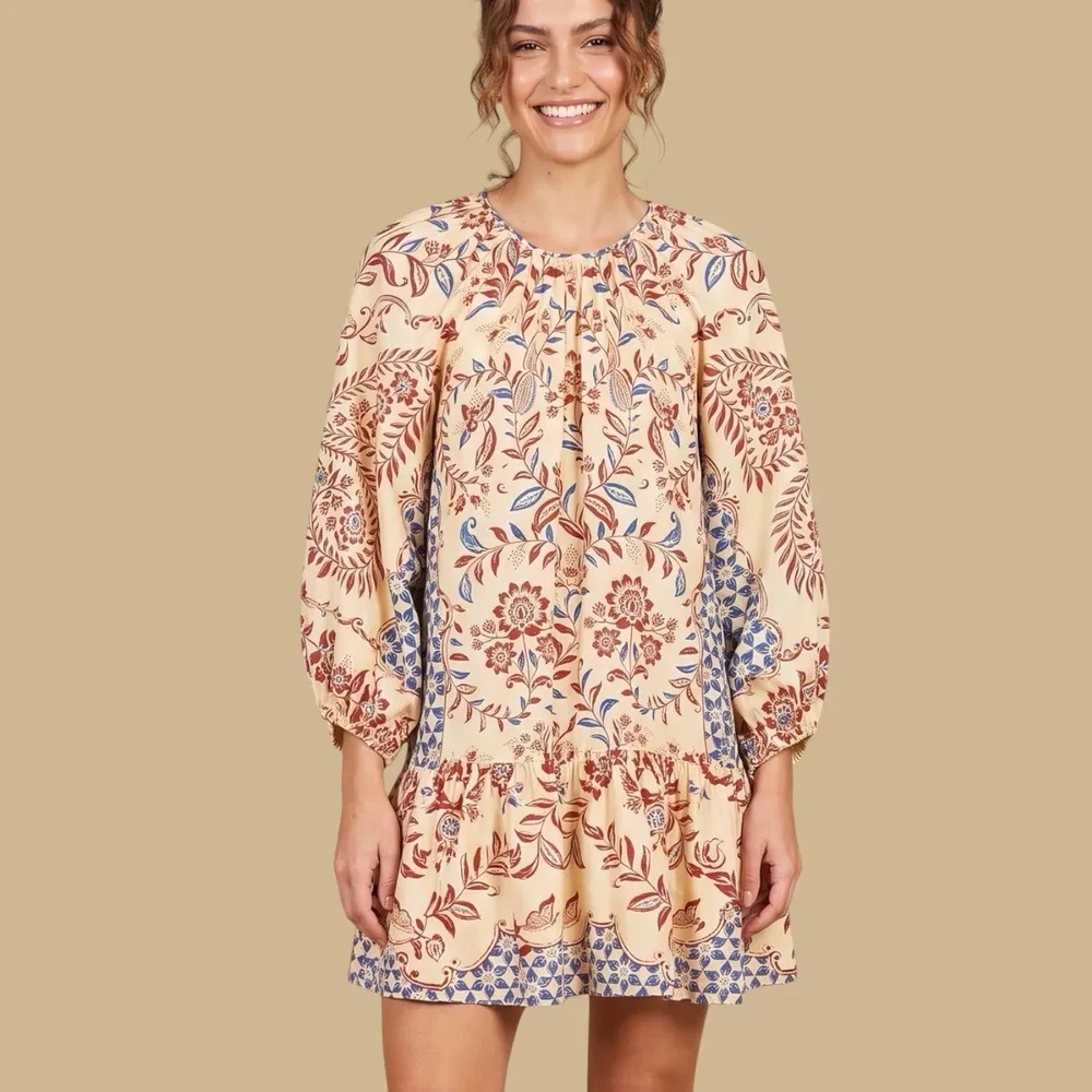 vestido farm novo s/ tag. vestido curto borbolina bege p