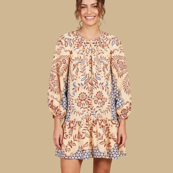 vestido farm novo s/ tag. vestido curto borbolina bege p
