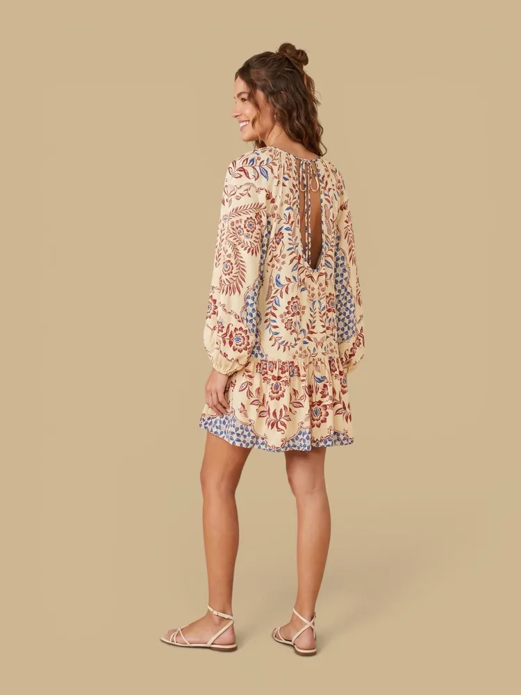 vestido farm novo s/ tag. vestido curto borbolina bege p