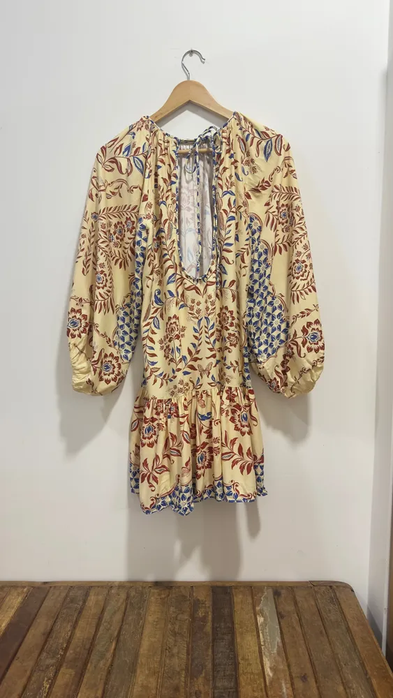 vestido farm novo s/ tag. vestido curto borbolina bege p