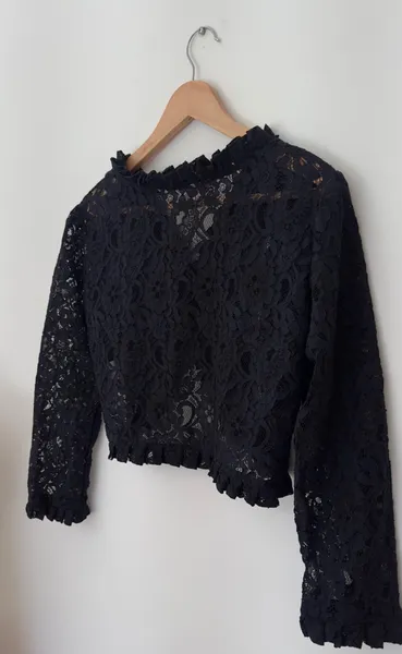 bolero em renda preta pp / p. cardigan. blazer. colete