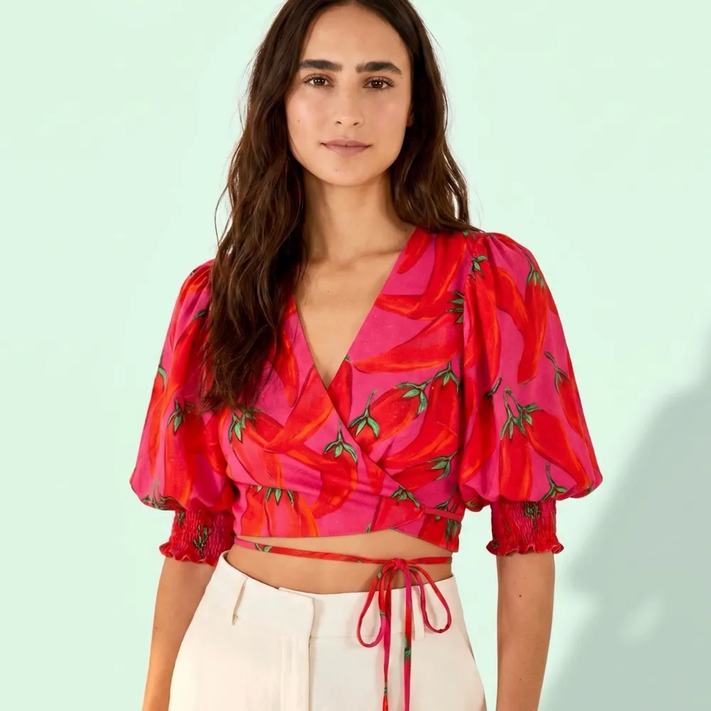 farm blusa cropped piri piri pimentas p