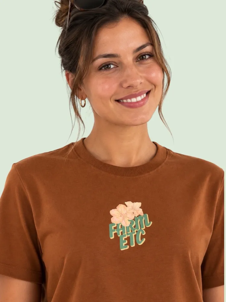 t-shirt farm nova c/ tag. camiseta t-shirt m. cor amêndoa