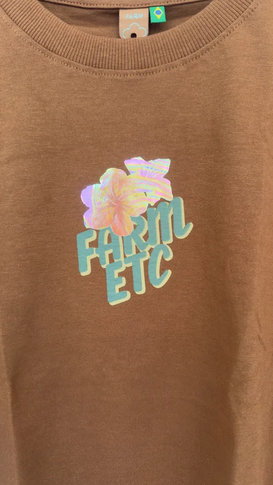 t-shirt farm nova c/ tag. camiseta t-shirt m. cor amêndoa