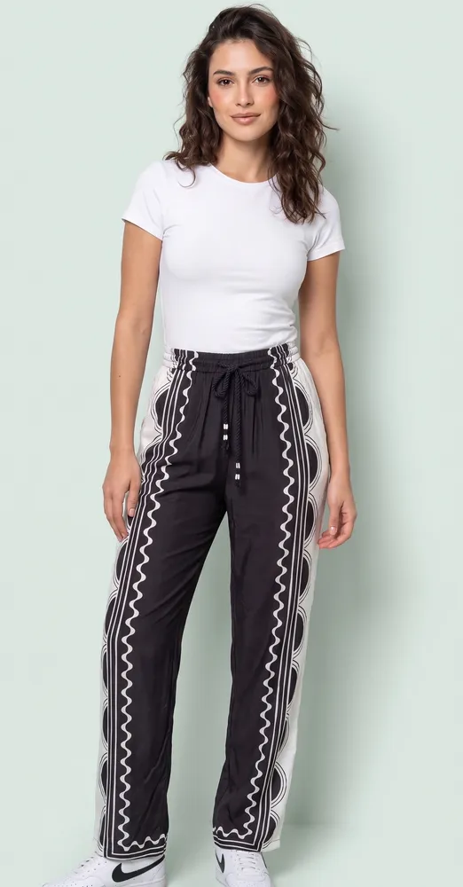 calça farm nova s/ tag. calça nosso lenço preto e branca pp