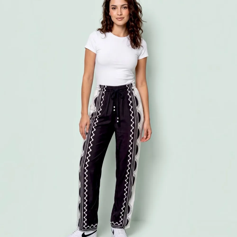 calça farm nova s/ tag. calça nosso lenço preto e branca pp
