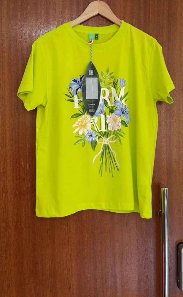 camiseta farm nova c/ tag. T-shirt buquê de flores m