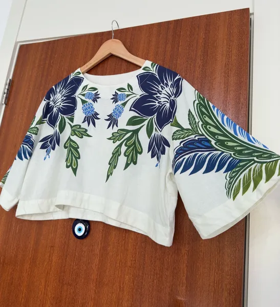 Blusa cropped farm nova sem tag