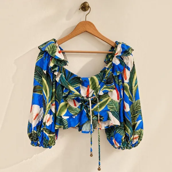 FARM nova Blusa cropped flor de antúrio p