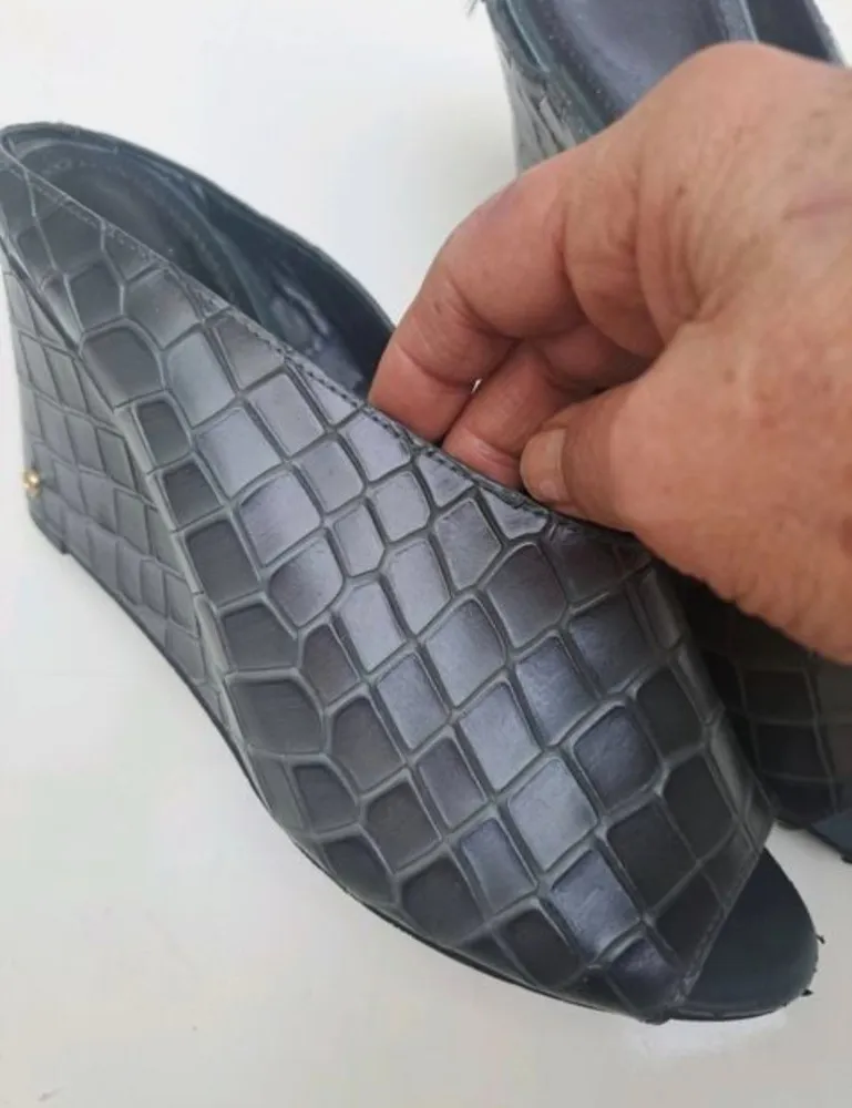 tamanco Dumont em croco verde tam.-37 couro legítimo