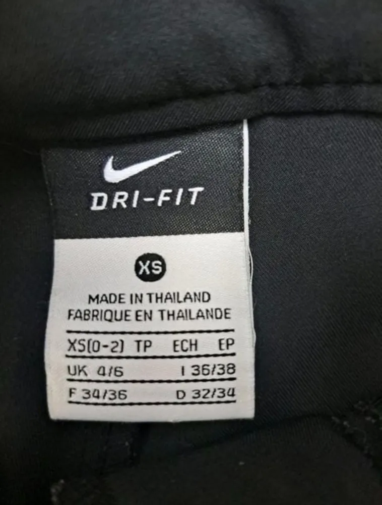 short nike dri-fit preto