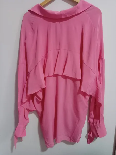 Camisa Animale seda rosa com babados tam 40