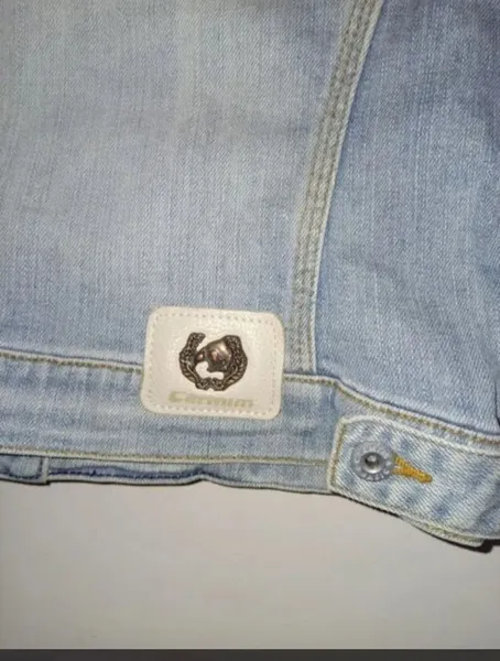 Jaqueta jeans cropped vintage Carmim