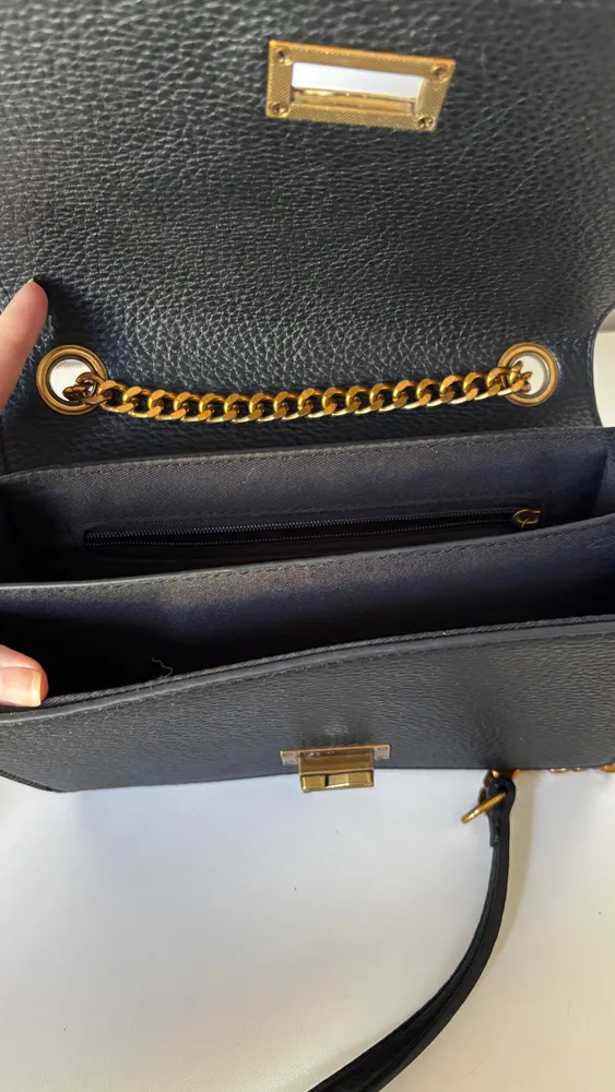 Bolsa tiracolo preta Santa Lolla