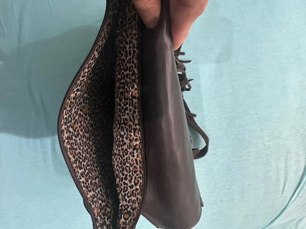 Bolsa com franja em couro ( camurça) marrom
