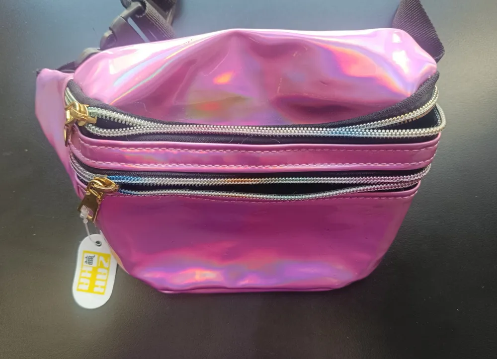 Pochete holográfica rosa