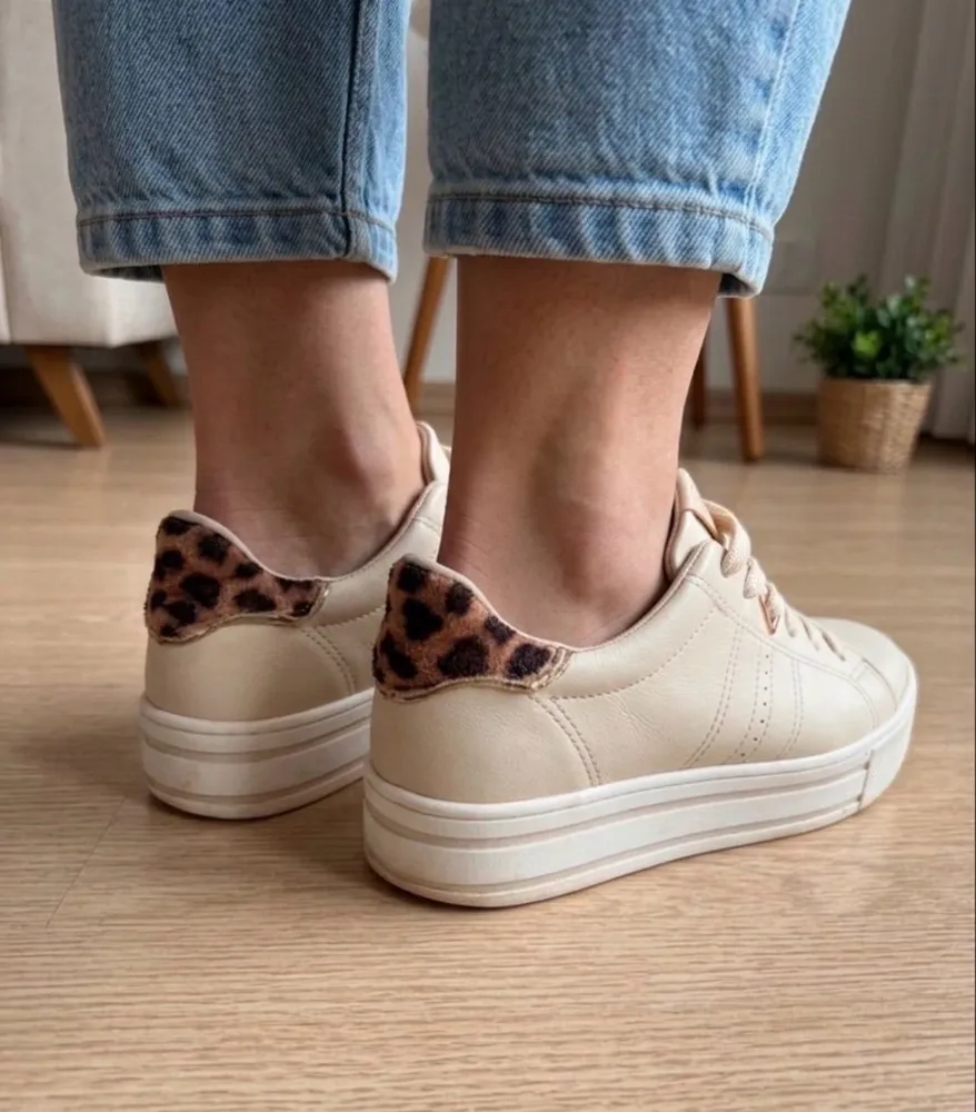 tenis plataforma bege