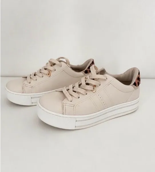 tenis plataforma bege