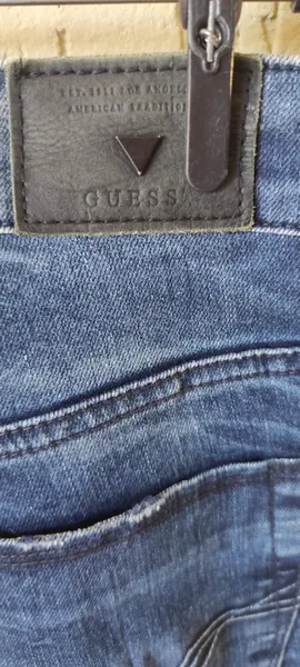 Calça jeans feminina Guess