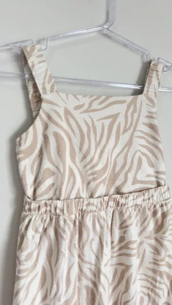 vestido infantil da marca alakazoo, tamanho 10