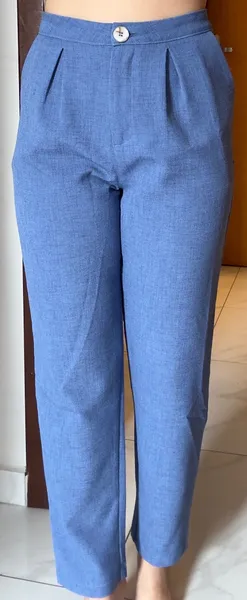 calça de alfaiataria da marca flor linda, tamanho 36