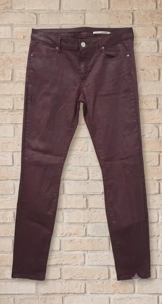 calça zara sarja resinada vinho 40
