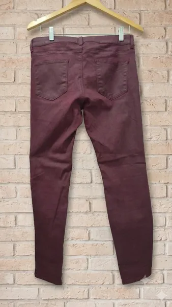 calça zara sarja resinada vinho 40