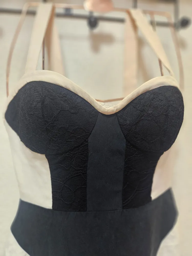vestido corset em seda rebecca minkoff tam. 38
