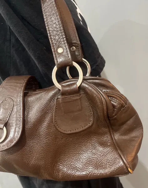 Bolsa matiz  em couro legitmo marrom