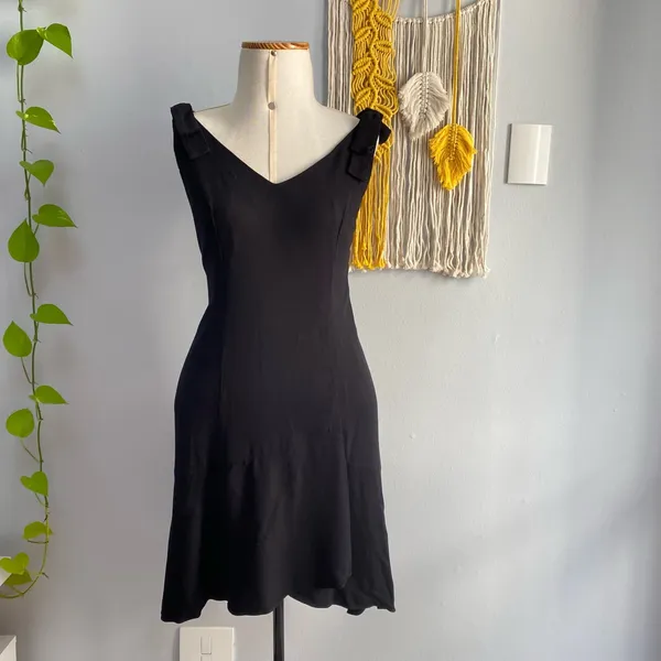 Vestido de festa  preto forrado da Rubinella.     44