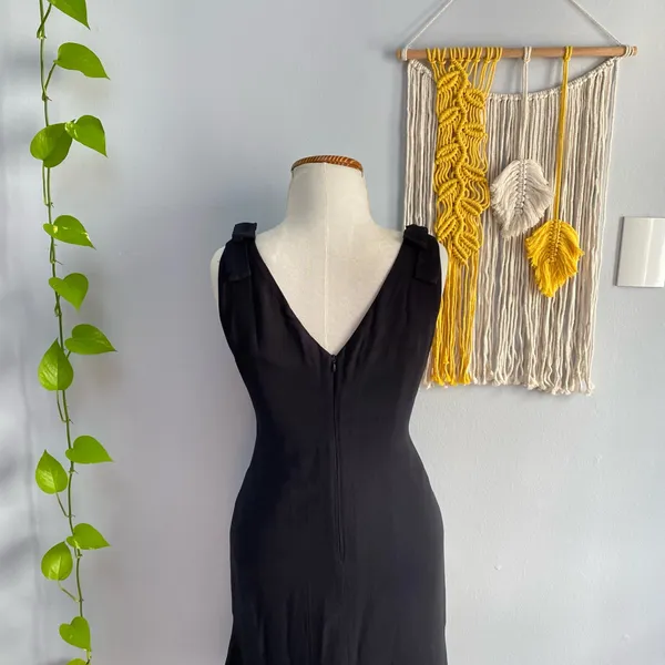 Vestido de festa  preto forrado da Rubinella.     44