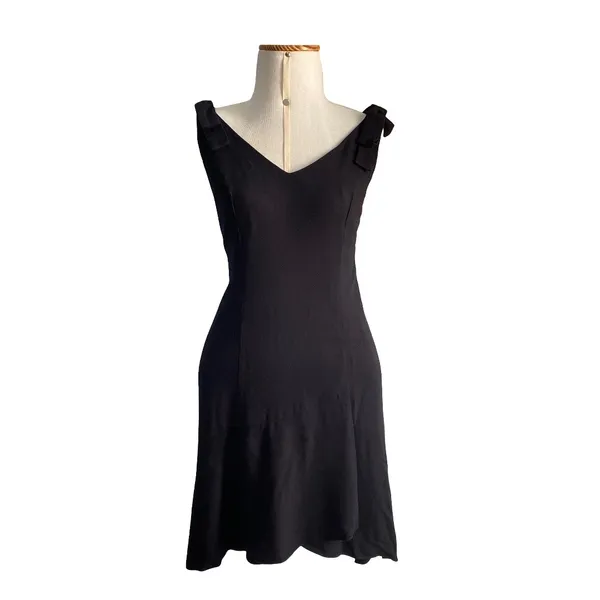 Vestido de festa  preto forrado da Rubinella.     44