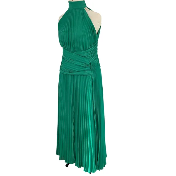 Vestido de festa longo verde.         G