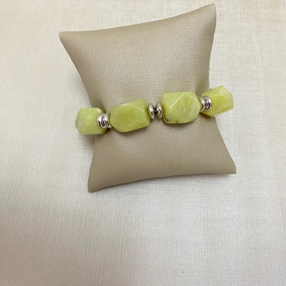 Pulseira com pedra jade amarela