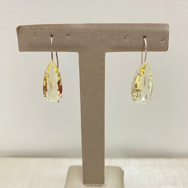 Brinco folheado a prata com cristal facetado lemon