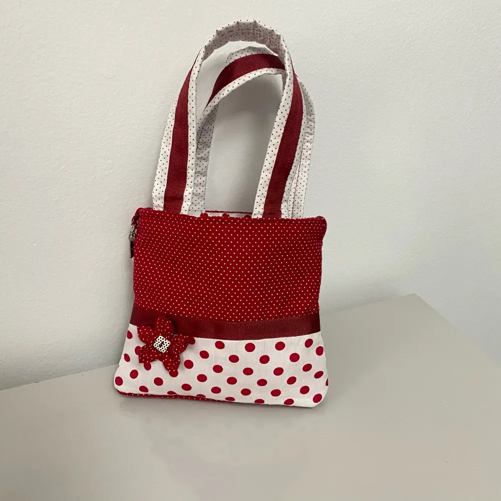 Bolsa infantil  em viscose forrada