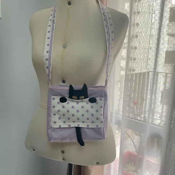 Bolsa infantil transversal com tema gatinho