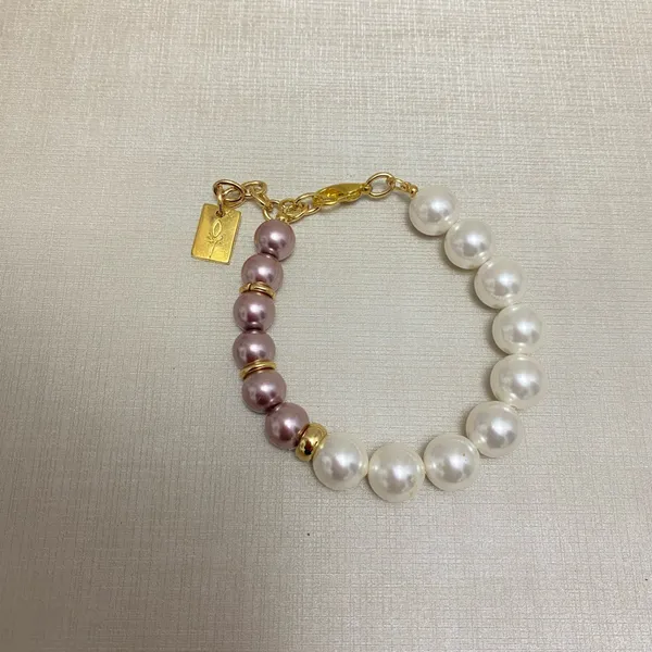 Pulseira com pérola shell e pérola ouro velho