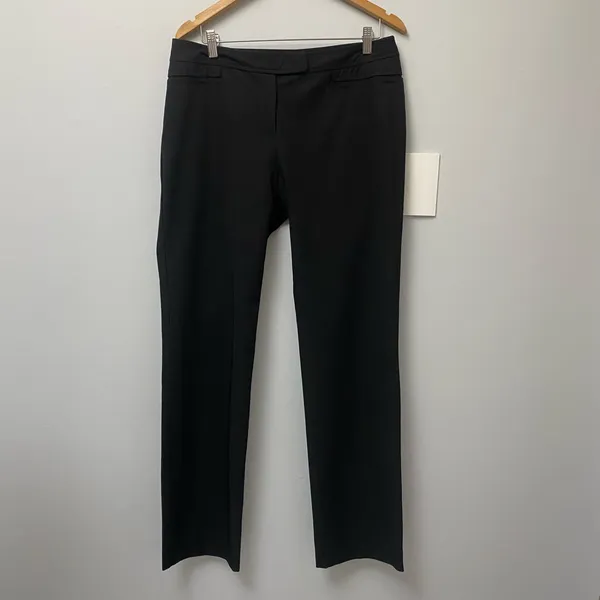 Calça preta da Cori.        44