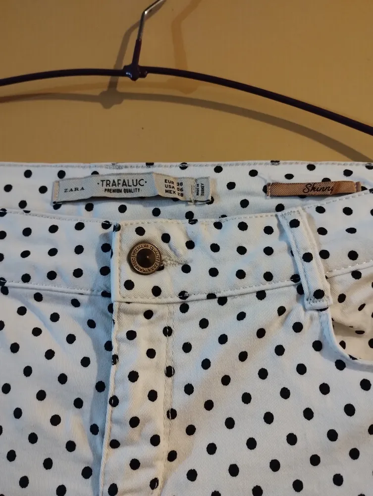 Calça skinny Zara poá