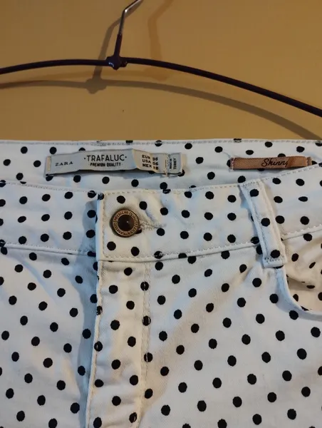 Calça skinny Zara poá