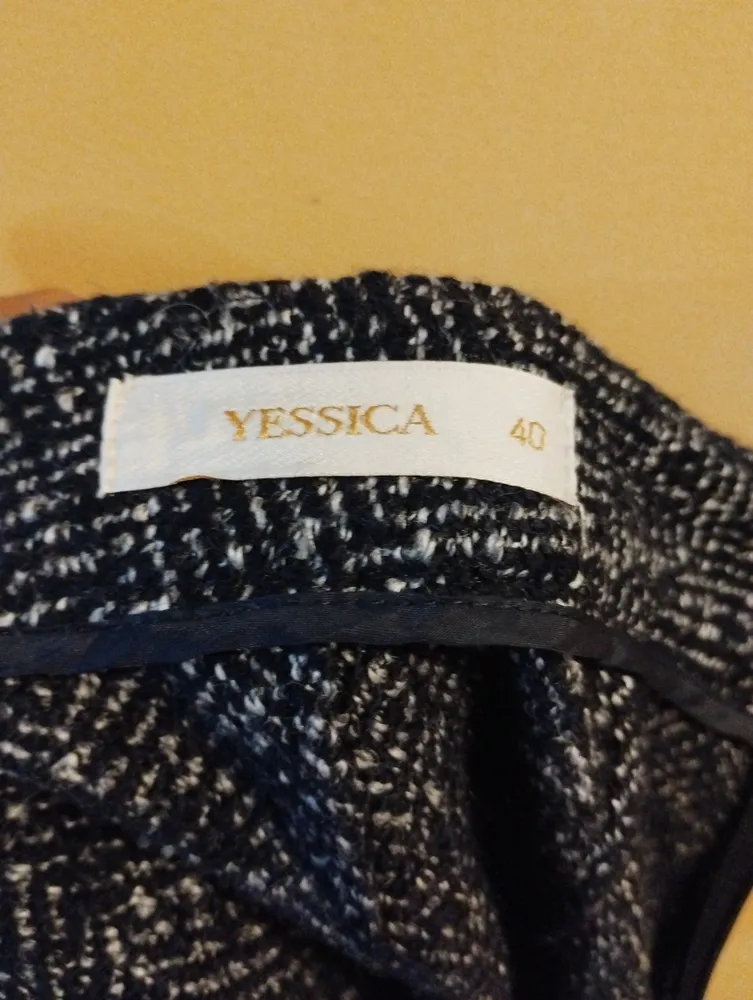 saia tweed yessica