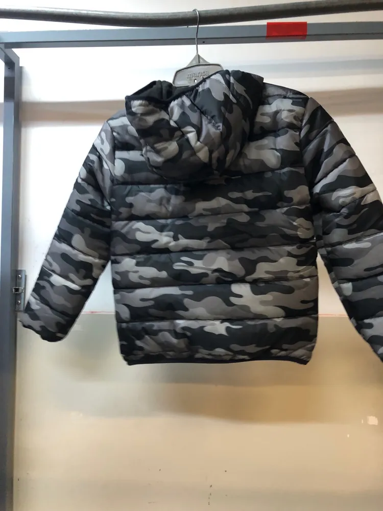 jaqueta puffer infantil camuflada 10