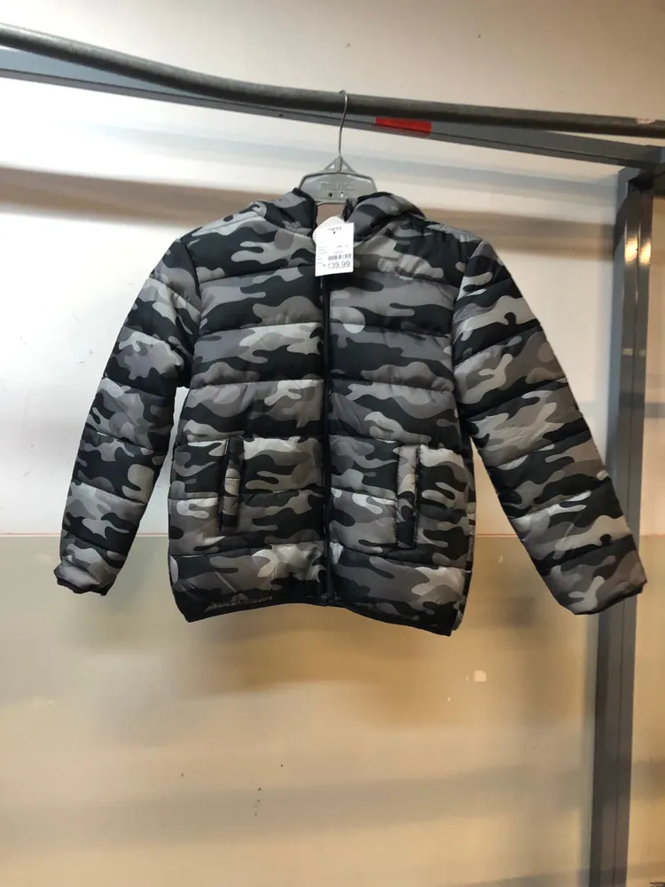 jaqueta puffer infantil camuflada 10