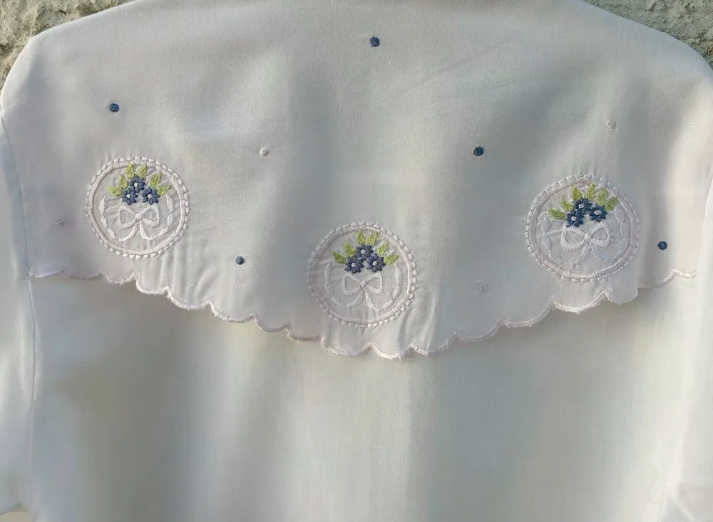 Camisa feminina bordada vintage