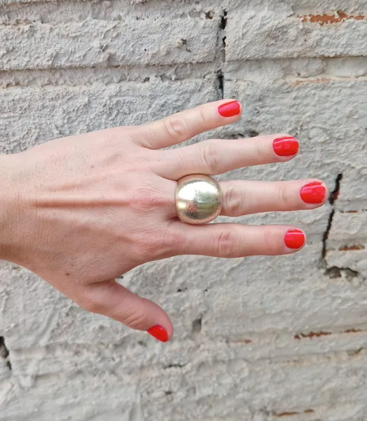 Anel maximalista dourado